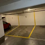 아파트 Modern Downtown + Free Parking *