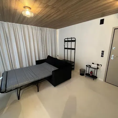 Modern Downtown + Free Parking شقة